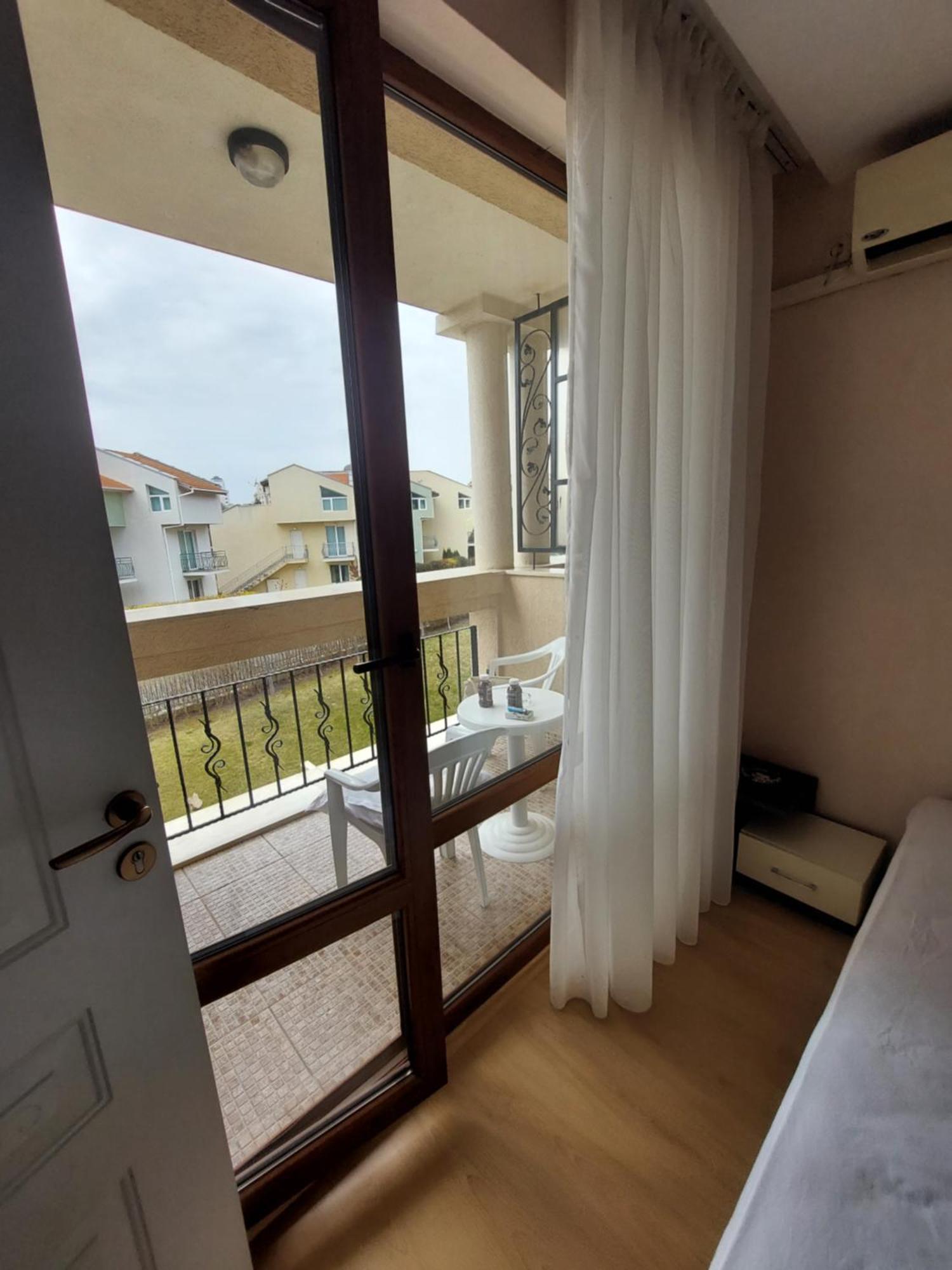 Fort Noks Prestige Beach Aparthotel, Свети-Влас Экстерьер фото